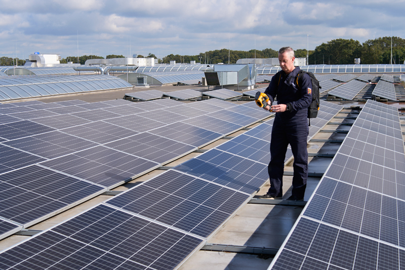 Fluke introduces key benefits of user-friendly testing tools for solar power technicians