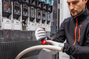 KNIPEX Launches 16 50 145 SB Stripping Knife for Reinforced Cables